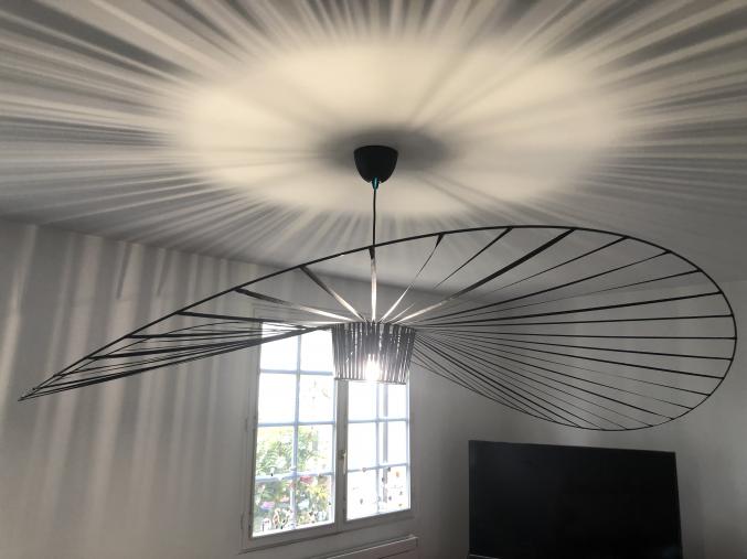 Suspension aérienne contemporaine