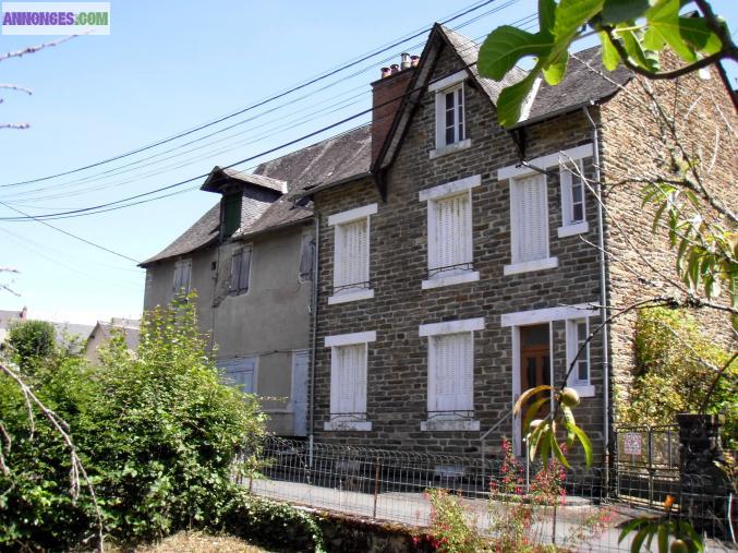 DEUX MAISONS SUR TERRAIN