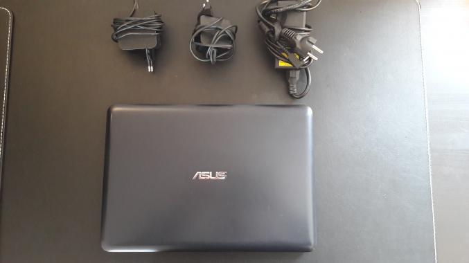 Asus VivoBook 14' + 3 Chargeurs d'alimentation OFFERT