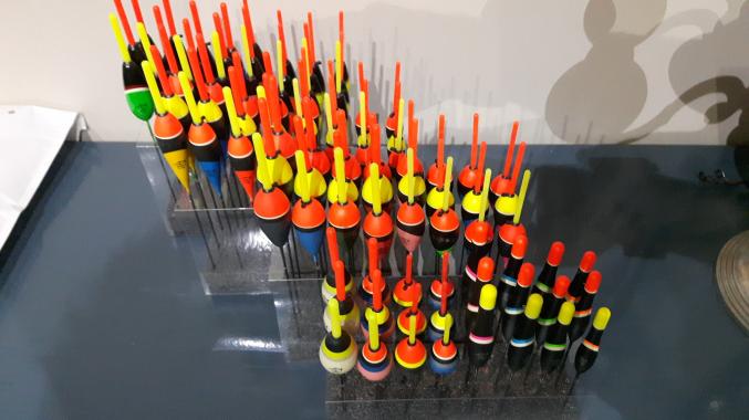 PECHE / VEND ARTICLES DE PECHE