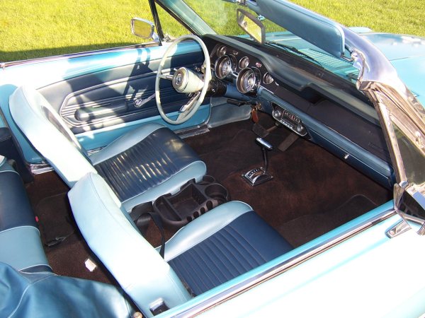 Ford mustang cabriolet 6 cylindres