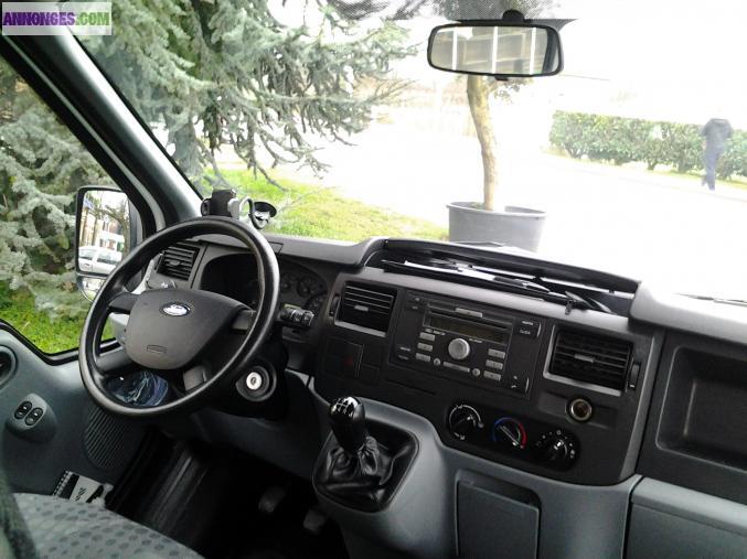 FORD TRANSIT MINIBUS 130T300