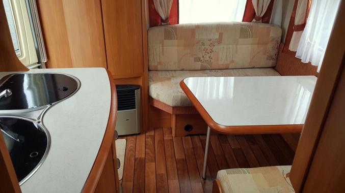 Caravane HOBBY 410sfe Excellent avec POWRTOUCH