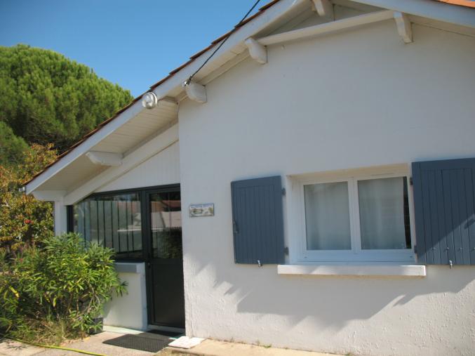 Maison de charme au milieu teraain clos