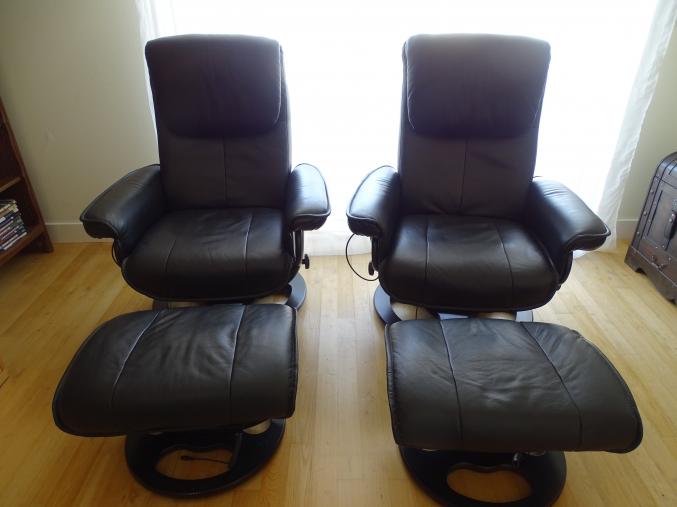 LOT DE 2 FAUTEUILS MASSANTS ELECTRIQUES CUIR NOIR