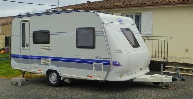 Caravane HOBBY 410sfe Excellent avec POWRTOUCH