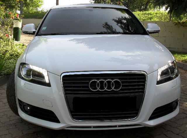 Audi - A3 1.6 TDI 105 DPF S LINE blanche