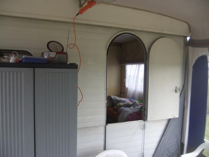 Caravane pliante rigide