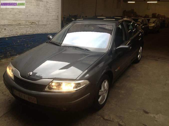 Renault laguna privilège navi couleur cuir etc....
