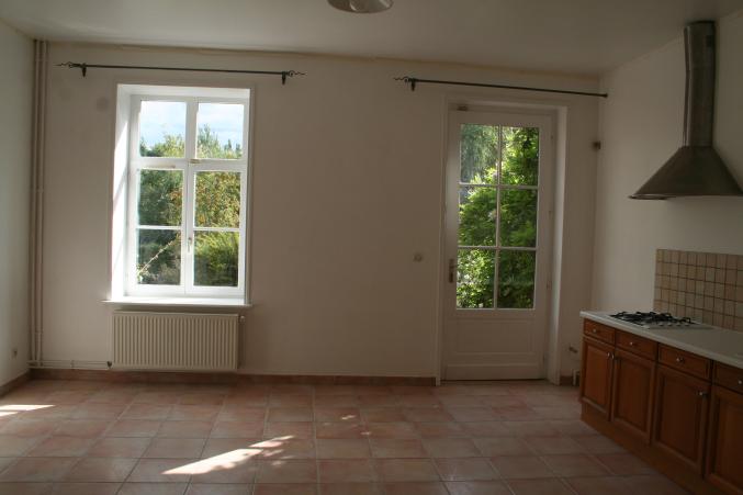 Maison 350m2,4 chambres avec jardin et garages
