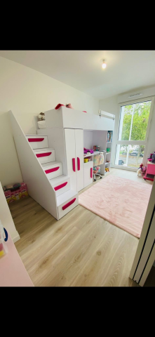 Lit enfant combiné armoire et lit