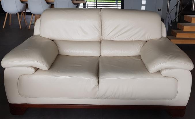 Vend canapés 3 pièces cuir couleur crème