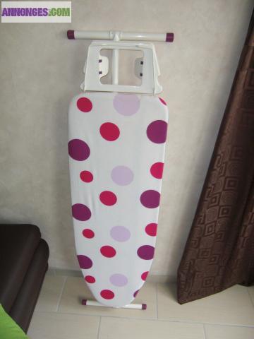 Table à repasser 120x41 - bon état - moins d'un an