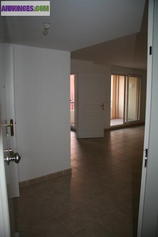 Appartement T3 + Terrasse + 2 parkings