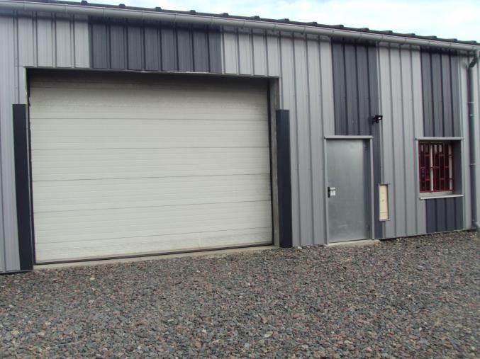 BATIMENT ARTISANAL 200M2 A 15 MIN NANTES