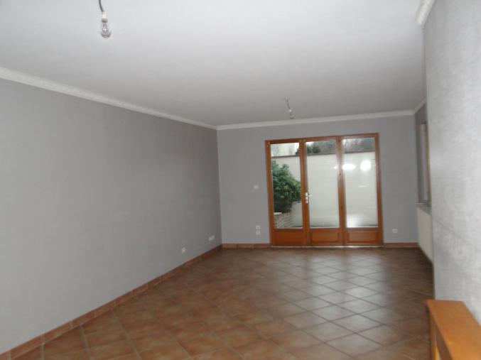 Maison avec garage et cour/terrasse