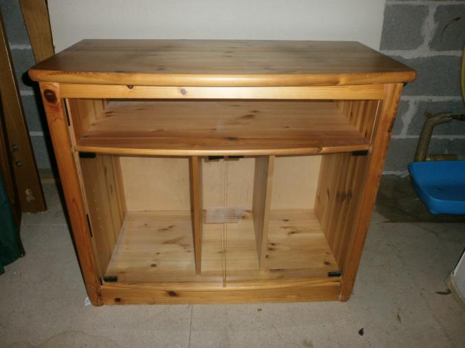 Bahut  et meuble TV en pin massif .