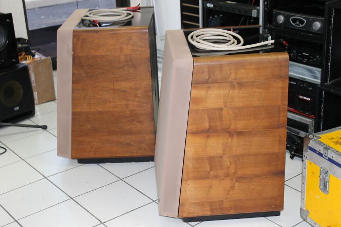 Enceintes de monitoring studio JBL L300