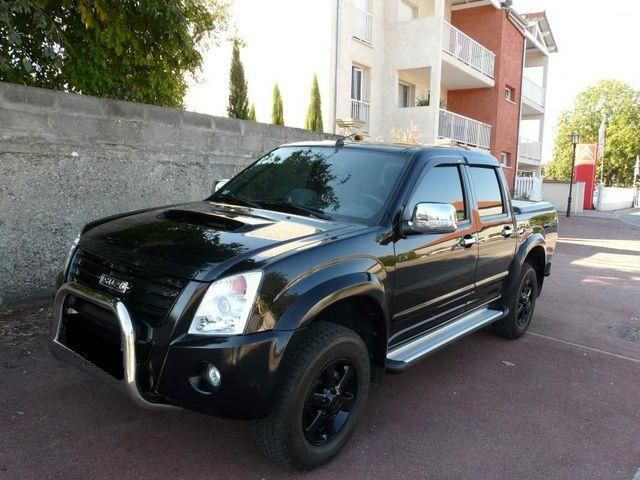 ISUZU D-max pick up 4X4 CREW 3.0 LS M / T URBAN JUNGLE