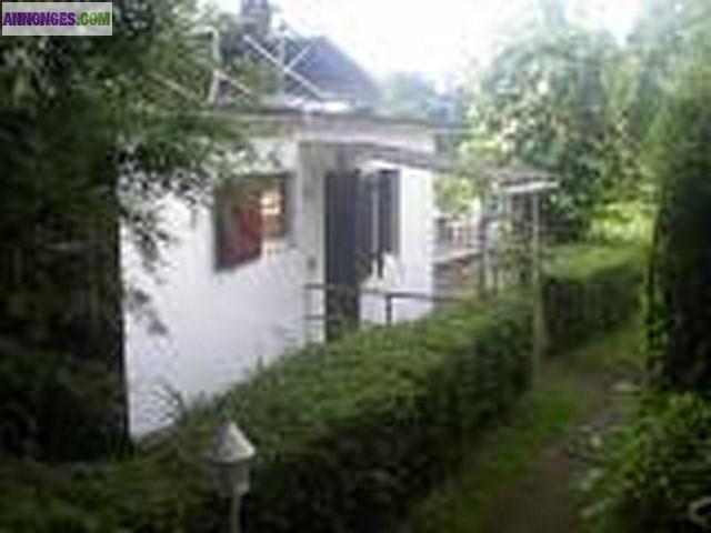 CONSTRUCTION ATYPIQUE F2 + 6 PIÈCES BÉTON + 6 BOX