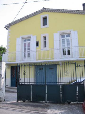 Meublé au pied de la cité