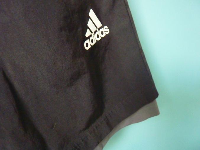 Short Adidas Garçon 10 ans TBE soprt noir