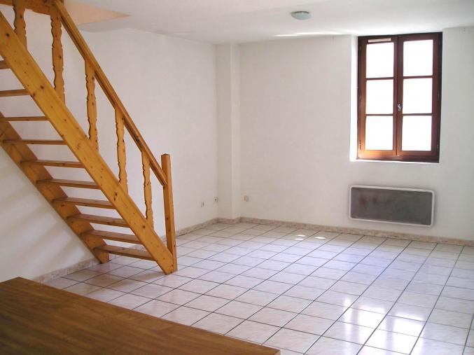 Loue petit t3 centre ville