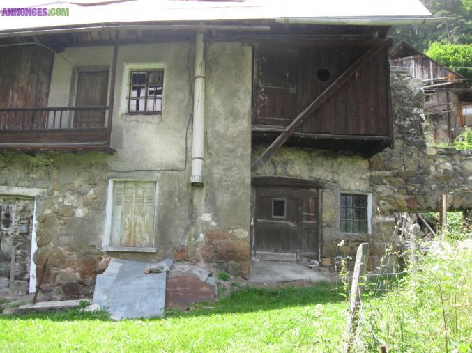 Maison à rénover à CHARVIN commune FONTCOUVERTE LA TOUSSUIRE
