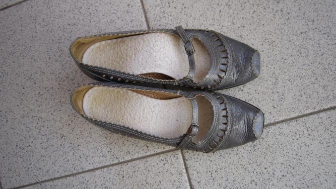 Vetements chaussures