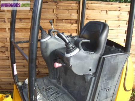  A DONNER Mini pelle JCB Tonnage: 3.4 t