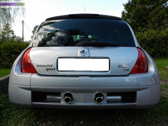 Renault Clio V6 sport