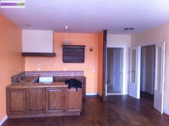 T3 70M2  PLEIN CENTRE VILLE LANNION