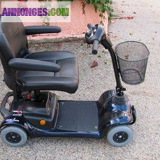 Vend scooter électrique pour personne à mobilité réduite