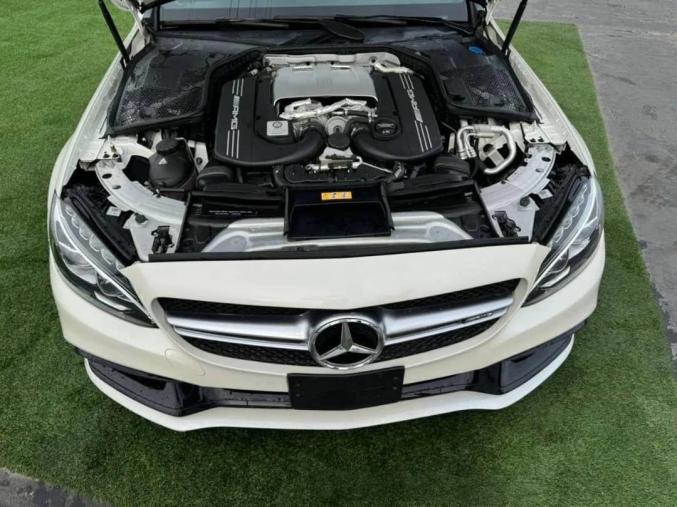 Mercedes AMG C43 – Performance, Luxe et Élégance