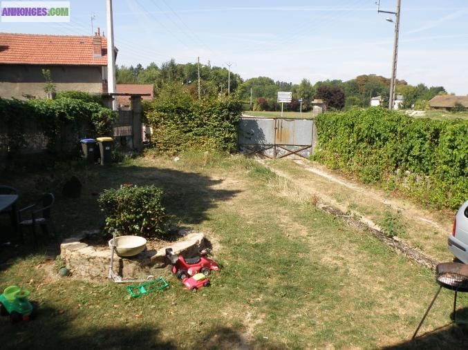 Maison avec terrain.