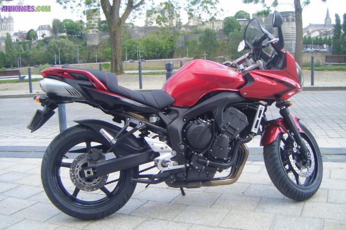 YAMAHA 600 FAZER S2 98 CV 2008  1ère main