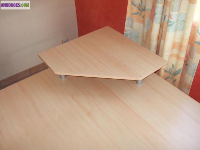 Bureau d'angle en bois clair