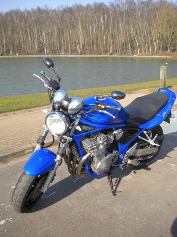 SUZUKY BANDIT 600 BLEUE