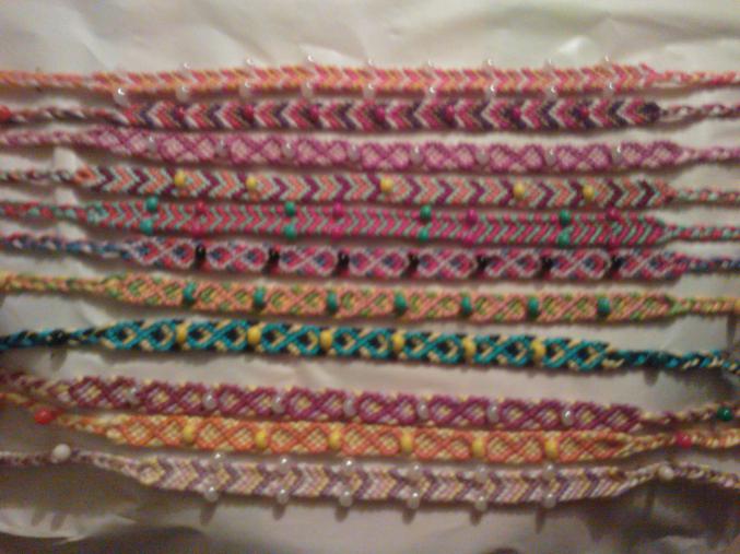 Vente de bracelets fait main