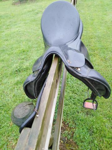 Selle de dressage 