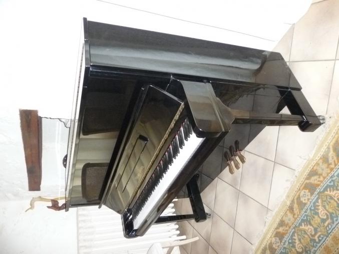 Piano droit Young chang 118