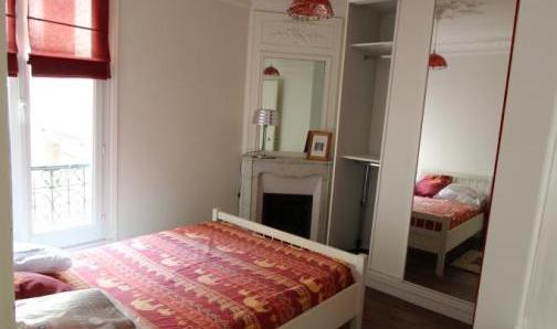 Une chambre meublée de 25 m² dans une maison