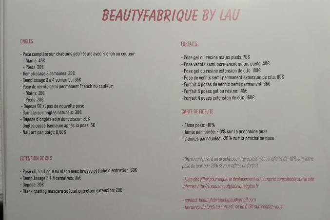 Prothésiste ongulaire extension de cils à domicile