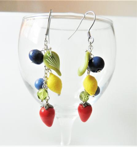 Boucles d 'oreilles avec petits fruits