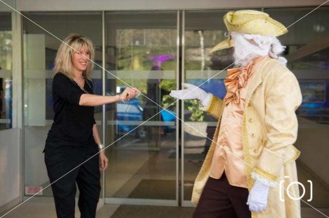 Spectacle de clown, artiste de rue, statue vivante, faux serveur pour égayer vos fêtes