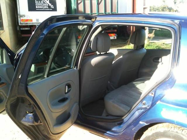 Superbe Renault Clio 1.5 dci 80 initiale 5p