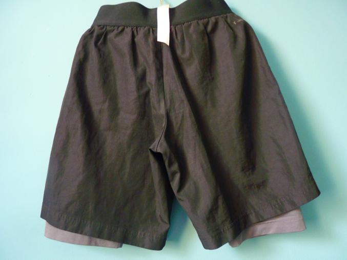 Short Adidas Garçon 10 ans TBE soprt noir