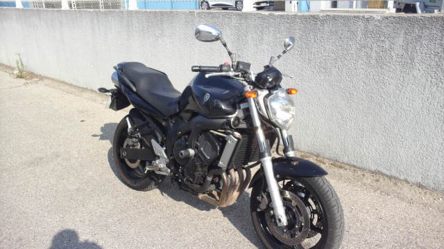 ROADSTER YAMAHA 600 FZ6 98cv DANS L'ETAT.