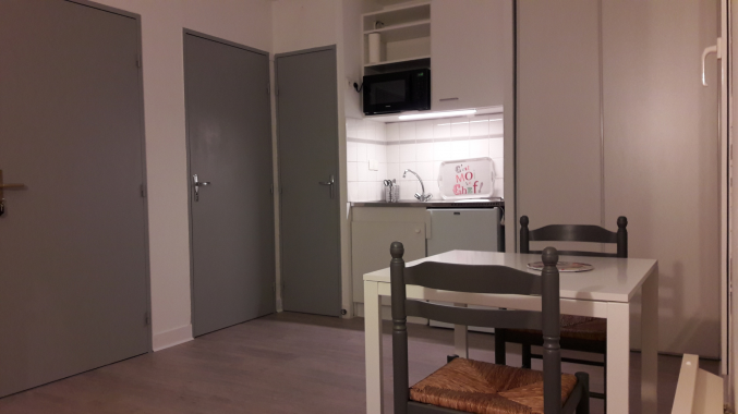 Loue studio refait à neuf