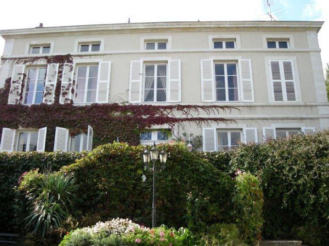 Maison de Maitre/TGV